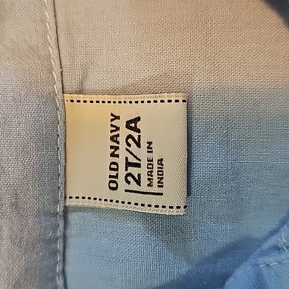 Old Navy short sleeve shirt, Size 2T/2A in Excellent like new condition - Picture 4 of 6